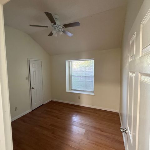 945 Mcgehee Avenue, Cedar Hill, TX 75104