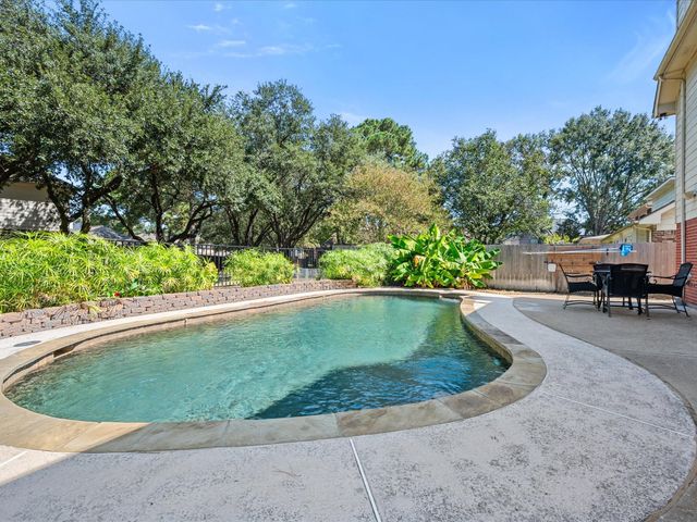 15242 Shapiro Springs Lane, Houston, TX 77095