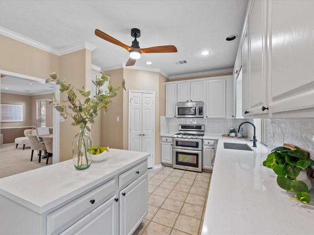 15242 Shapiro Springs Lane, Houston, TX 77095