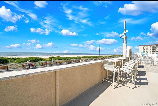 360 Shore Road 3M, Long Beach, NY 11561