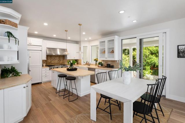 1248 Upper Happy Valley Rd, Lafayette, CA 94549