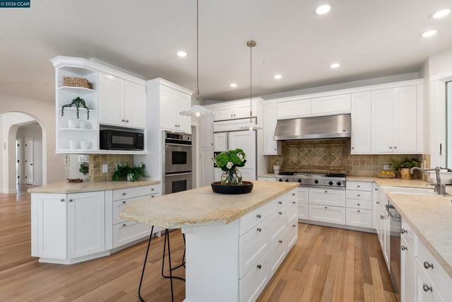 1248 Upper Happy Valley Rd, Lafayette, CA 94549