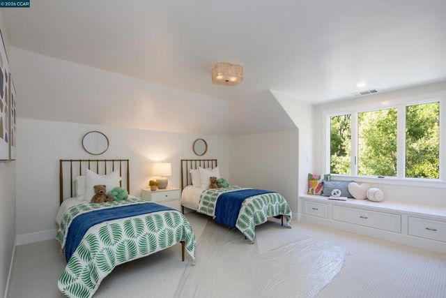 1248 Upper Happy Valley Rd, Lafayette, CA 94549