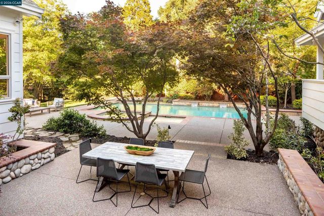 1248 Upper Happy Valley Rd, Lafayette, CA 94549