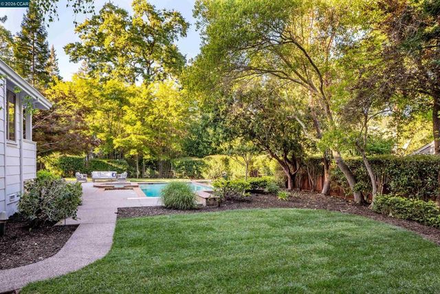 1248 Upper Happy Valley Rd, Lafayette, CA 94549