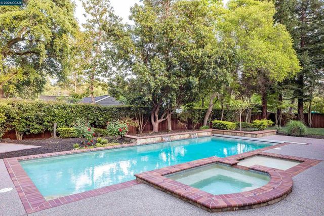 1248 Upper Happy Valley Rd, Lafayette, CA 94549