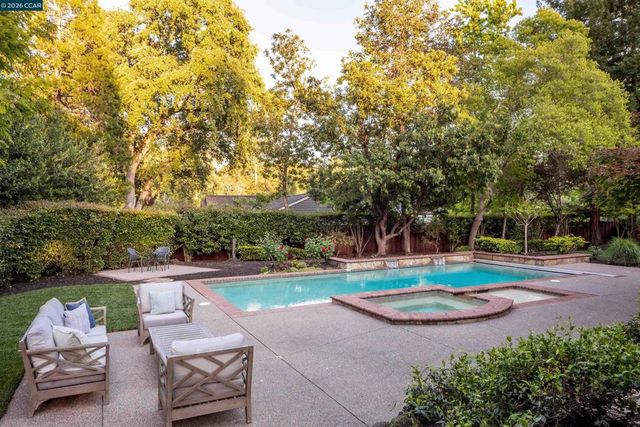 1248 Upper Happy Valley Rd, Lafayette, CA 94549