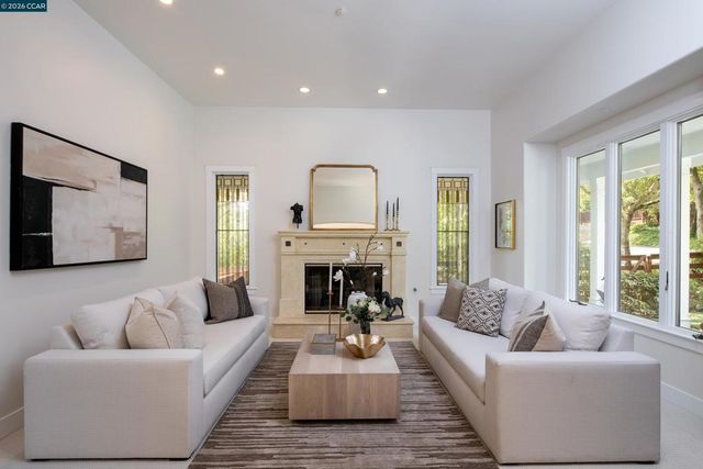 1248 Upper Happy Valley Rd, Lafayette, CA 94549