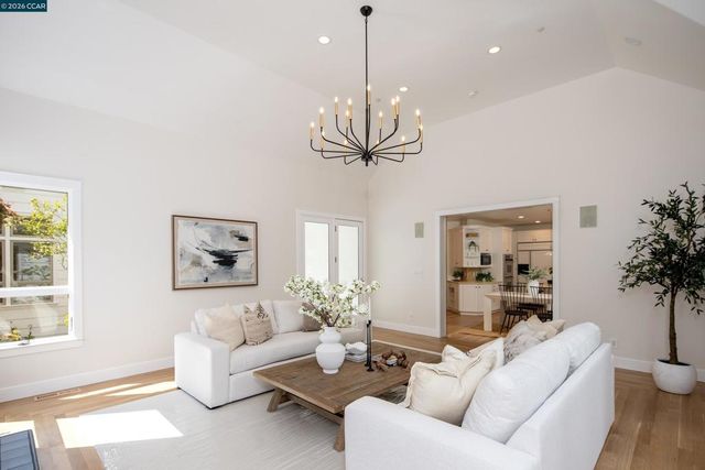 1248 Upper Happy Valley Rd, Lafayette, CA 94549