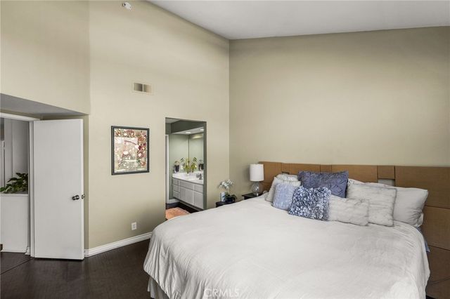 55 Vista Barranca 90, Rancho Santa Margarita, CA 92688