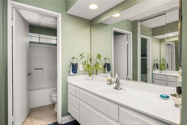 55 Vista Barranca 90, Rancho Santa Margarita, CA 92688