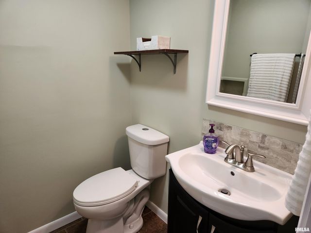 22 COUNTRY Place, Springfield, IL 62703