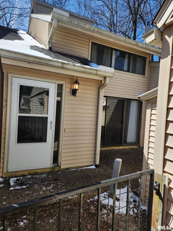 22 COUNTRY Place, Springfield, IL 62703