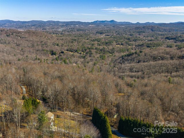 000 Indian Cave Road, Hendersonville, NC 28739