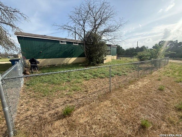 572 RIVER BLUFF CIR, Pipe Creek, TX 78063