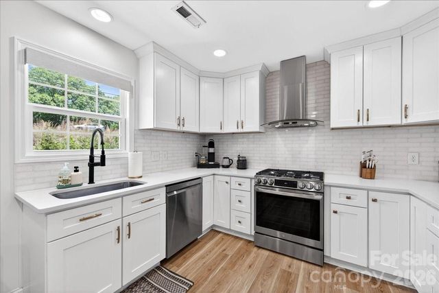 1511 Abbey Court, Belmont, NC 28012