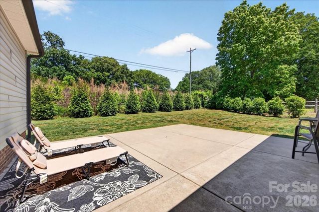 1511 Abbey Court, Belmont, NC 28012