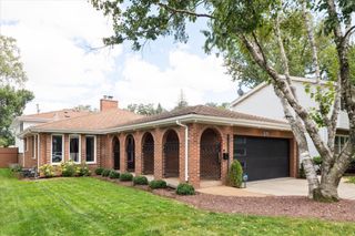 571 Byrd Road, Riverside, IL 60546