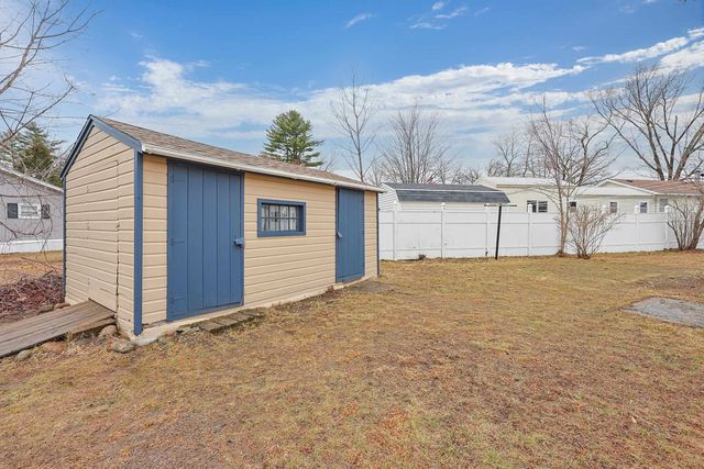 5 Cottonwood Lane, Merrimack, NH 03054