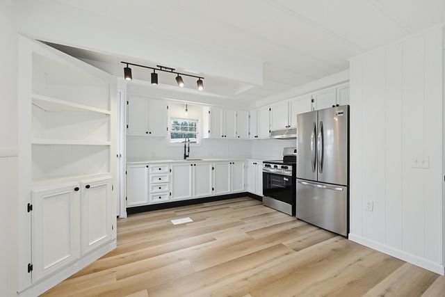 5 Cottonwood Lane, Merrimack, NH 03054