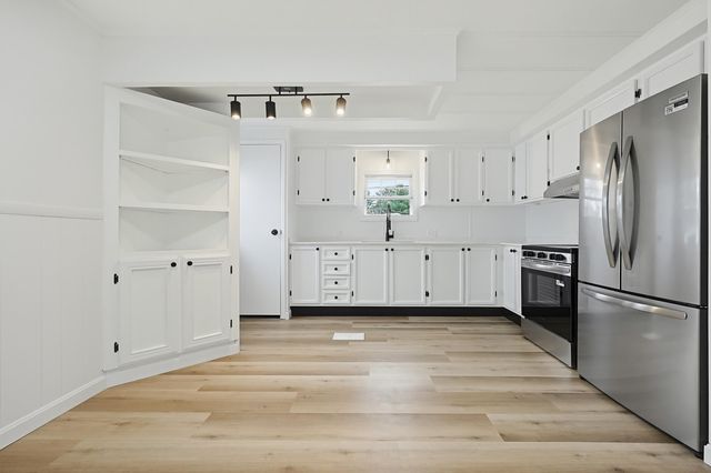 5 Cottonwood Lane, Merrimack, NH 03054