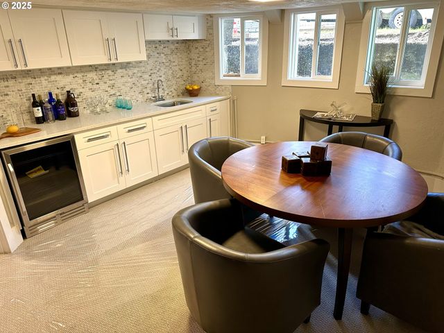 6804 Se CARLTON St, Portland, OR 97206