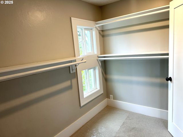 6804 Se CARLTON St, Portland, OR 97206