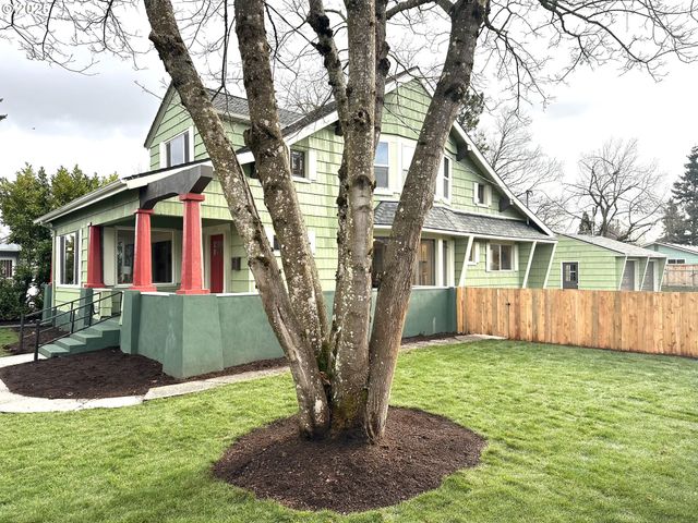 6804 Se CARLTON St, Portland, OR 97206