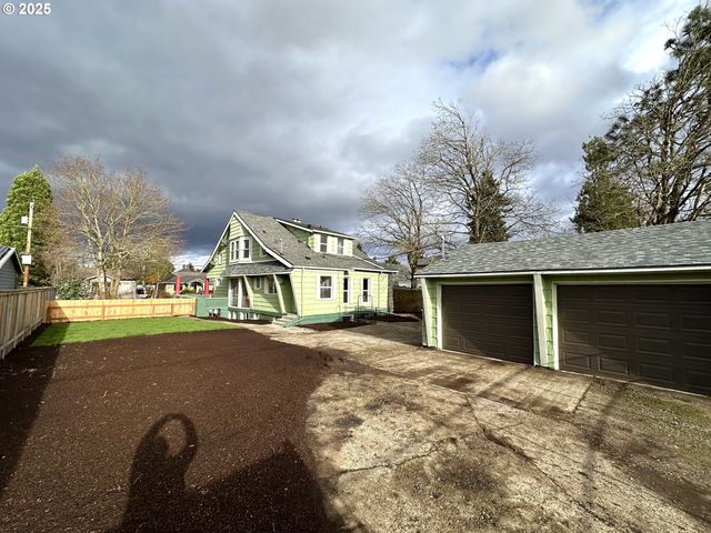 6804 Se CARLTON St, Portland, OR 97206