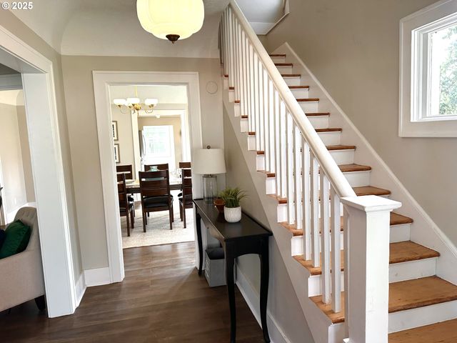 6804 Se CARLTON St, Portland, OR 97206