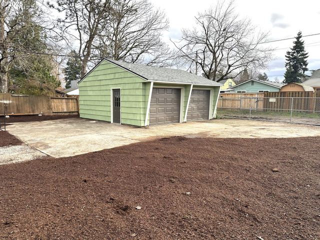 6804 Se CARLTON St, Portland, OR 97206