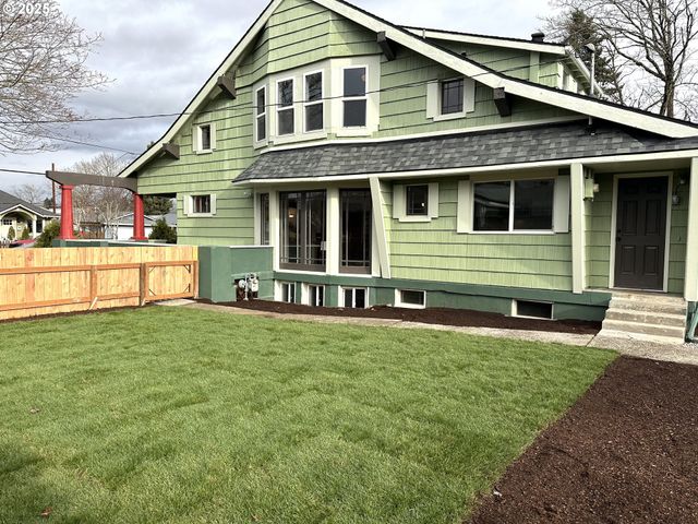 6804 Se CARLTON St, Portland, OR 97206