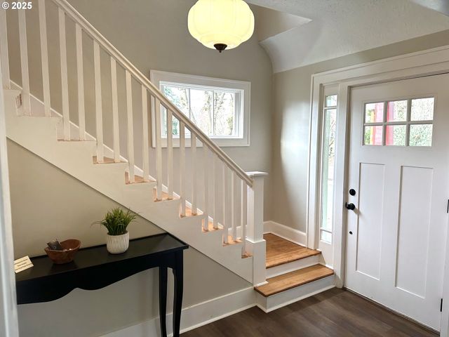 6804 Se CARLTON St, Portland, OR 97206