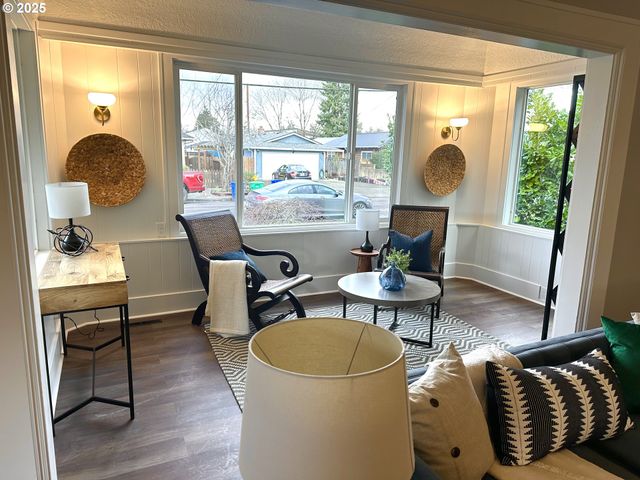 6804 Se CARLTON St, Portland, OR 97206