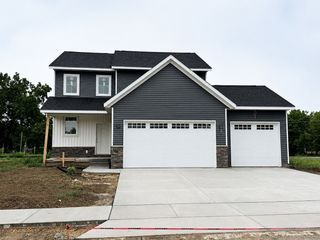 4711 Willow Circle, Davenport, IA 52806
