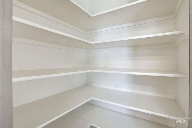 807 S Bonneville, Nampa, ID 83686