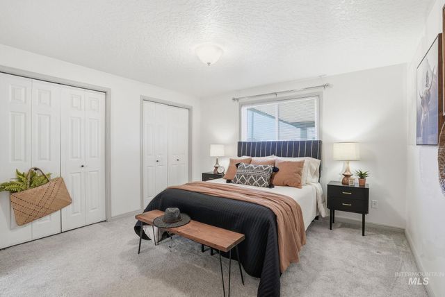 807 S Bonneville, Nampa, ID 83686