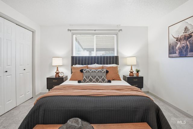 807 S Bonneville, Nampa, ID 83686