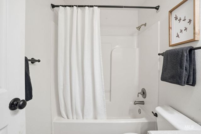 807 S Bonneville, Nampa, ID 83686