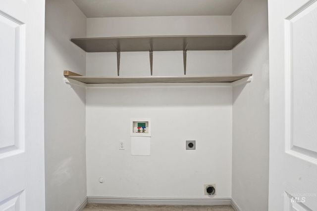 807 S Bonneville, Nampa, ID 83686