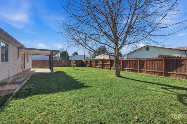 807 S Bonneville, Nampa, ID 83686