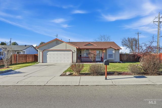 807 S Bonneville, Nampa, ID 83686