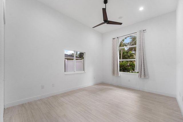 6821 N GRANDE Drive, Boca Raton, FL 33433