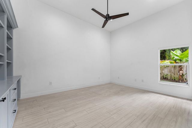 6821 N GRANDE Drive, Boca Raton, FL 33433