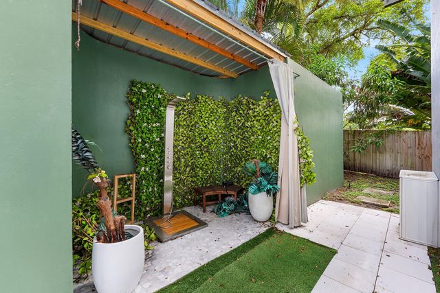 6821 N GRANDE Drive, Boca Raton, FL 33433