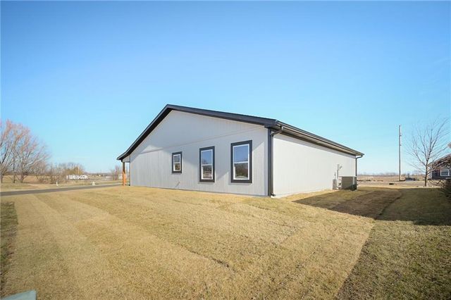 704 Colony Avenue, East Lynne, MO 64743
