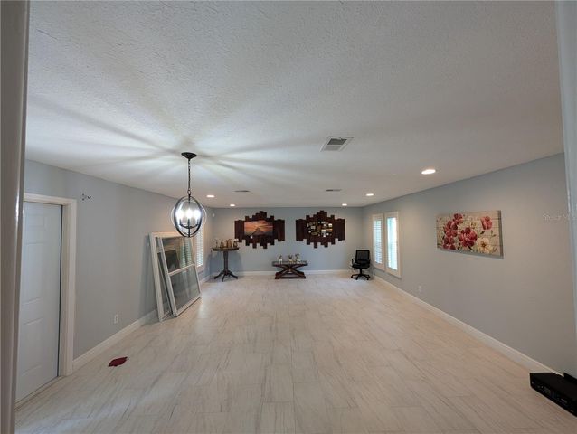 4107 HUDSON WAY, Tampa, FL 33618