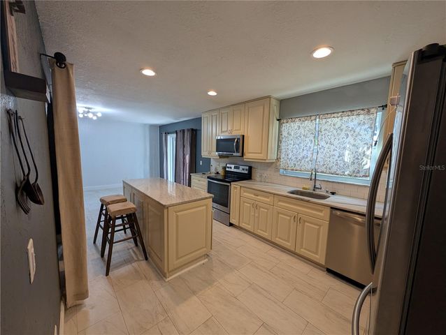 4107 HUDSON WAY, Tampa, FL 33618