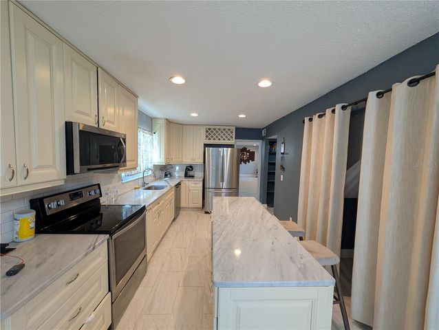 4107 HUDSON WAY, Tampa, FL 33618