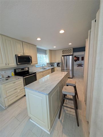 4107 HUDSON WAY, Tampa, FL 33618
